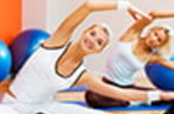Упражнения, входящие в комплекс лечебной гимнастики, направлены на тренировку мышц шеи и спины. Такая мера способствует скорейшему обмену веществ и предотвращению (или замедлению) выведения кальция из костных тканей. Наиболее рекомендуемые врачами методы 